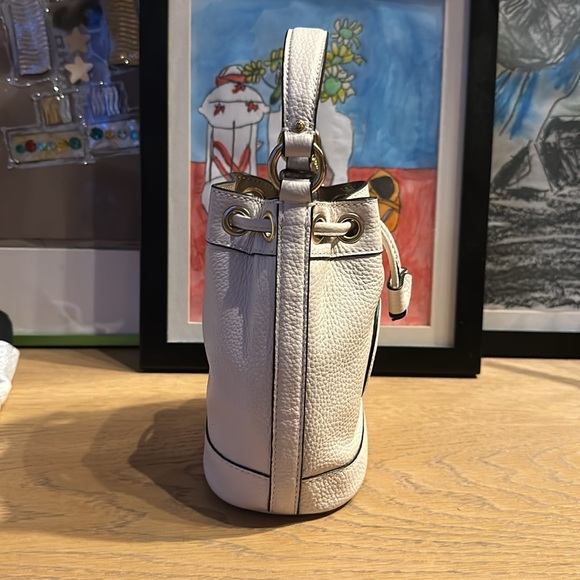 Coach Dempsey Drawstring 15 - Picture 4 of 9